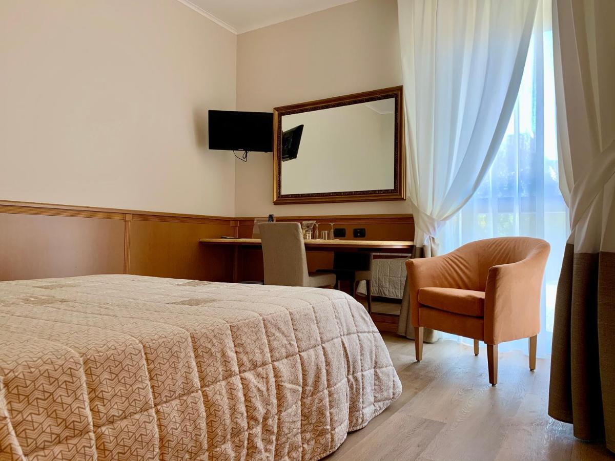 Airport Hotel Malpensa Lonate Pozzolo Dış mekan fotoğraf